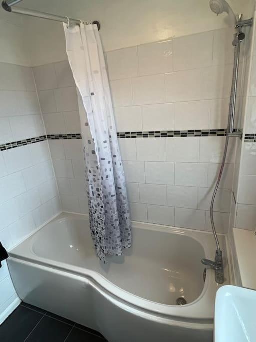 Spacious Home Near Glasgow Green Bagian luar foto